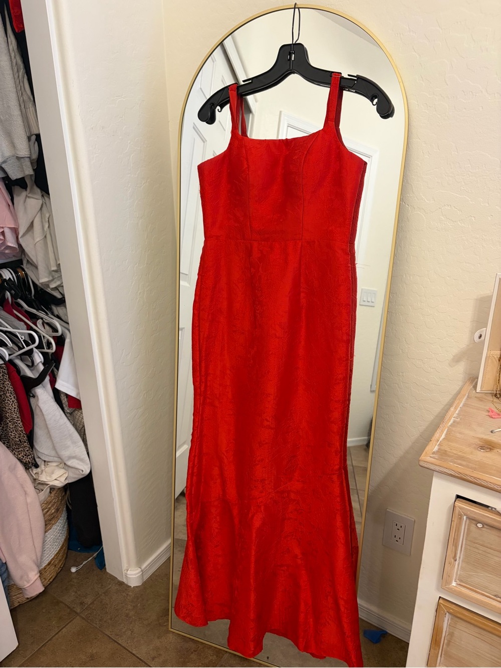 Elegant Red Maxi Dress with Square Neck PROM OR HOMECOMING ❤️❤️⚡️✨🪩